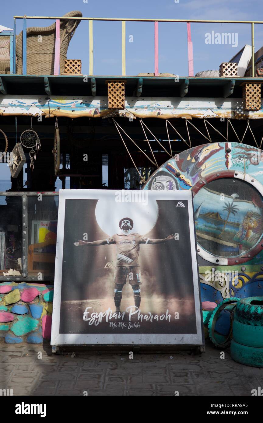 Grandes photos de Mo Salah, héros égyptien à Dahab Banque D'Images