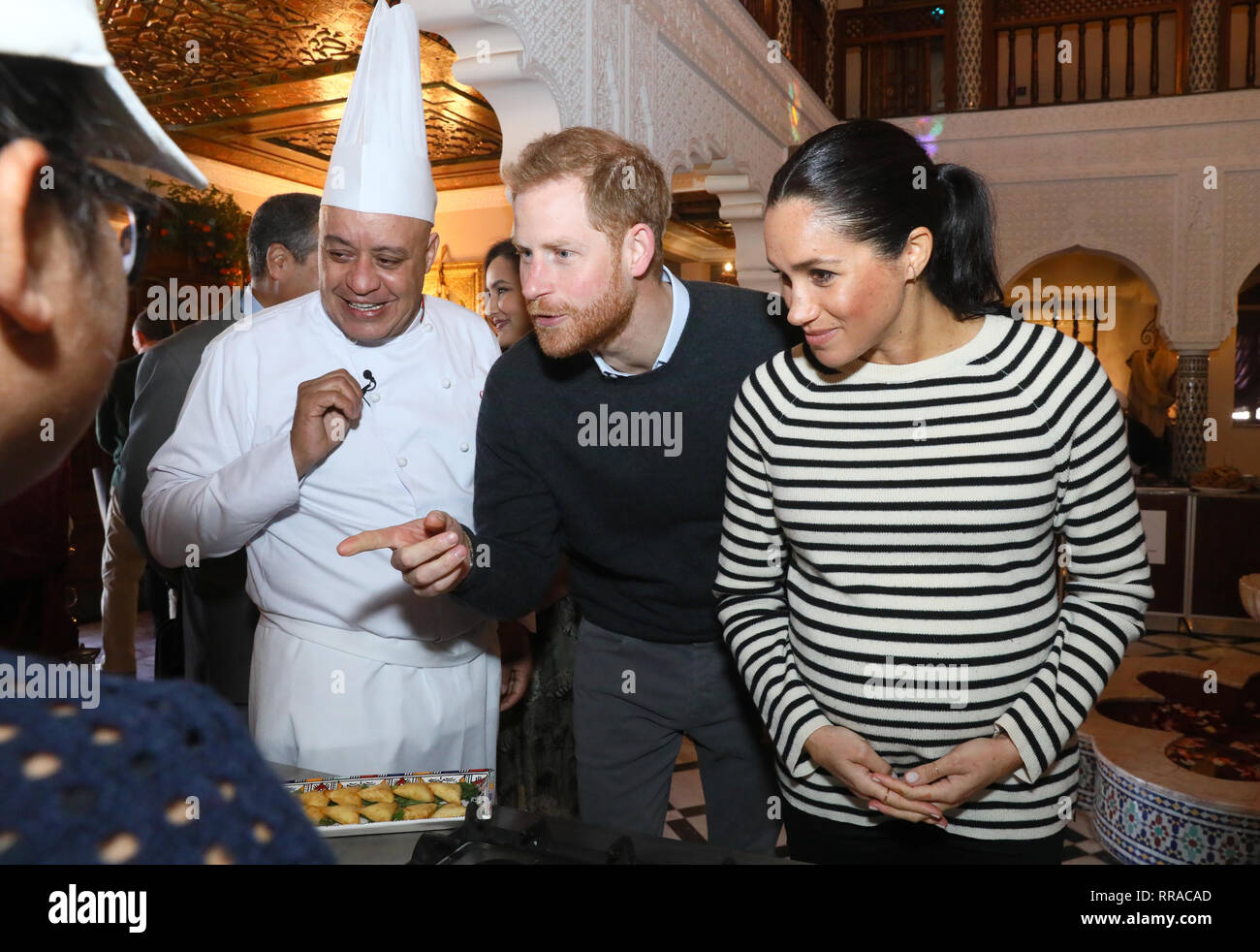 Le duc et la duchesse de Kent au cours d'une démonstration de l'Ecole de cuisine à la Villa des Ambassadeurs à Rabat sur le troisième jour de leur tournée du Maroc. Banque D'Images