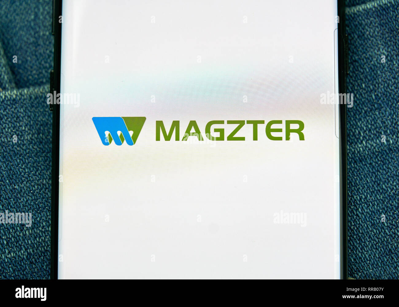 Montréal, Canada - le 23 décembre 2018 Magzter : Android app et logo sur l'écran Samsung s8. Magzter est une plate-forme plate-forme du magazine numérique avec vo Banque D'Images