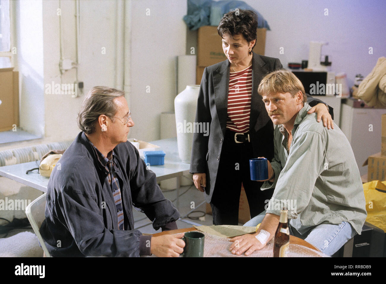 SOKO 5113 Tödliche Sekunde / D / 1997 / Udo Witte / Schickl (WILFRIED KLAUS), Ricarda (Larenzi SCHMUTTERMAIER und JUTTA) Marque (HARTMUT SCHREINER) EM / Überschrift : SOKO 5113 / D 1997 Banque D'Images