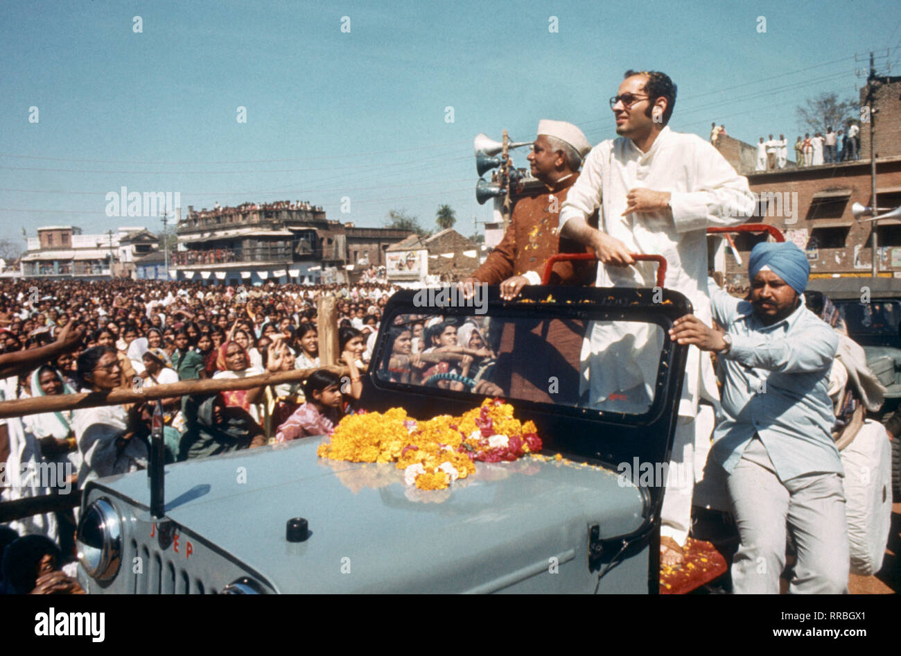 SANJAY GANDHI (Geboren am 14. Dezember 1946 dans Neu-Delhi, Delhi ; Starb am 23. Juni 1980 in Neu-Delhi), Indischer Politiker, Sohn von Indira Gandhi. Während des Notstands dans Indien Mitte der er Jahre 1970 war er politisch. einflussreich Fünf Monate vor seinem Tod wurde er ins indische Parlament gewählt. Photo : Sanjay Gandhi (1977) / Sanjay Gandhi (né le 14 décembre 1946, décédé le 23 juin 1980), homme politique indien, le plus jeune fils du Premier ministre Indira Gandhi. Il meurt dans un accident d'avion peu après son retour au pouvoir. Il avait été élu au Parlement de l'Inde de bef 5 mois Banque D'Images