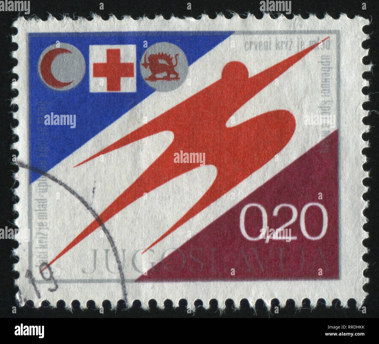 Russie KALININGRAD, 12 novembre 2016 : timbres en Yougoslavie, spectacles du Croissant-Rouge, croix rouge, lion, circa 1976 Banque D'Images
