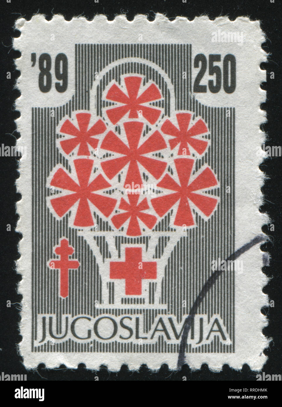 Russie KALININGRAD, 12 novembre 2016 : timbres en Yougoslavie, montre la lutte contre la tuberculose, Croix Rouge, circa 1989 Banque D'Images