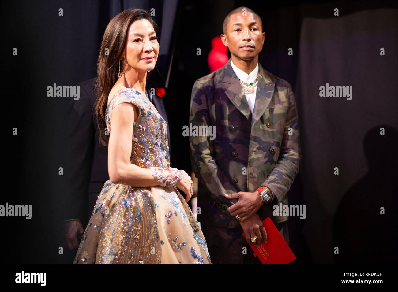 Les présentateurs Michelle Yeoh et Pharrell Williams en coulisses au cours de la 91e cérémonie des Oscars® au Dolby® Theatre à Hollywood, CA le Dimanche, Février 24, 2019. Banque D'Images