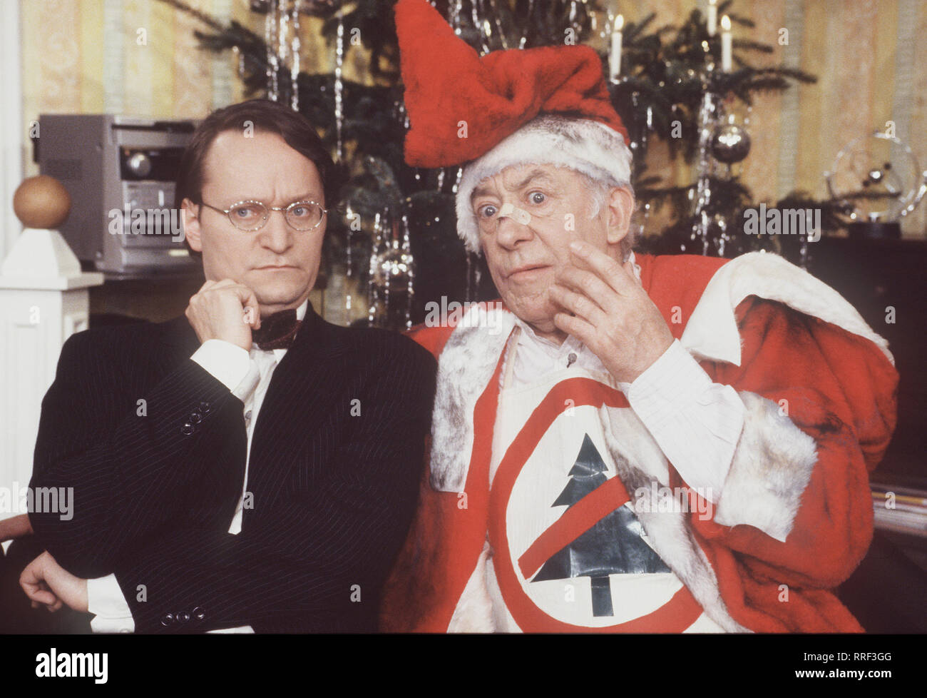 ZEBRALLA / Das Fest der Liebe / Kürüglü als ein Weihnachtsmann engagierter überbringt Zebralla Étudiant, Ingo (FRANK LÜDECKE) die Geschenke und verbringt Die Nacht mit Gertrud. Künzelsau (Kürüglü werden ein paar. / Jürgen DIETER HALLERVORDEN () wird bei seinem Sohn einziehen... / N / 19DFAZebral ,3 / Überschrift : ZEBRALLA / D 1999 Banque D'Images