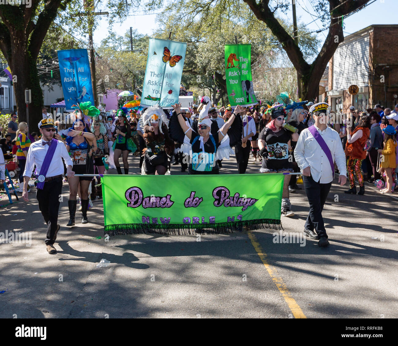 New Orleans, USA. 24 févr. 2019. Ambiance festive et belle journée pour les parades de Mardi Gras : Tom Pumphret Crédit/Alamy Live News Crédit : Tom Pumphret/Alamy Live News Banque D'Images