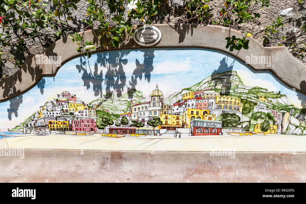 POSITANO, ITALIE - 23 août 2018 : Positano traditionnel style peinture céramique colorée Banque D'Images