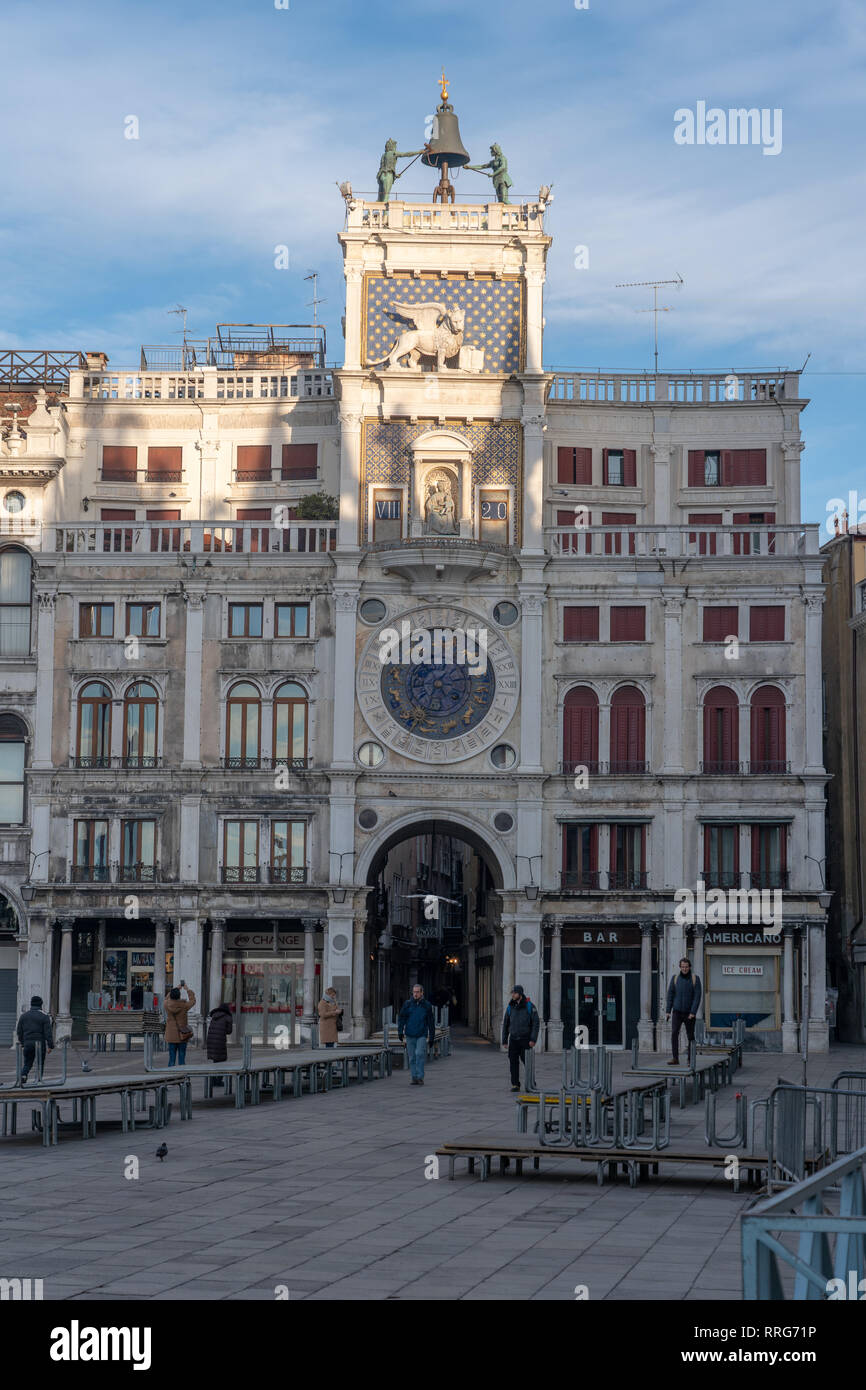 Une vue de la tour de l'horloge à Venise. À partir d'une série de photos de voyage en Italie. Date de la photo : Le mardi, 12 février 2019. Photo : Roger Garfield/Alamy Banque D'Images