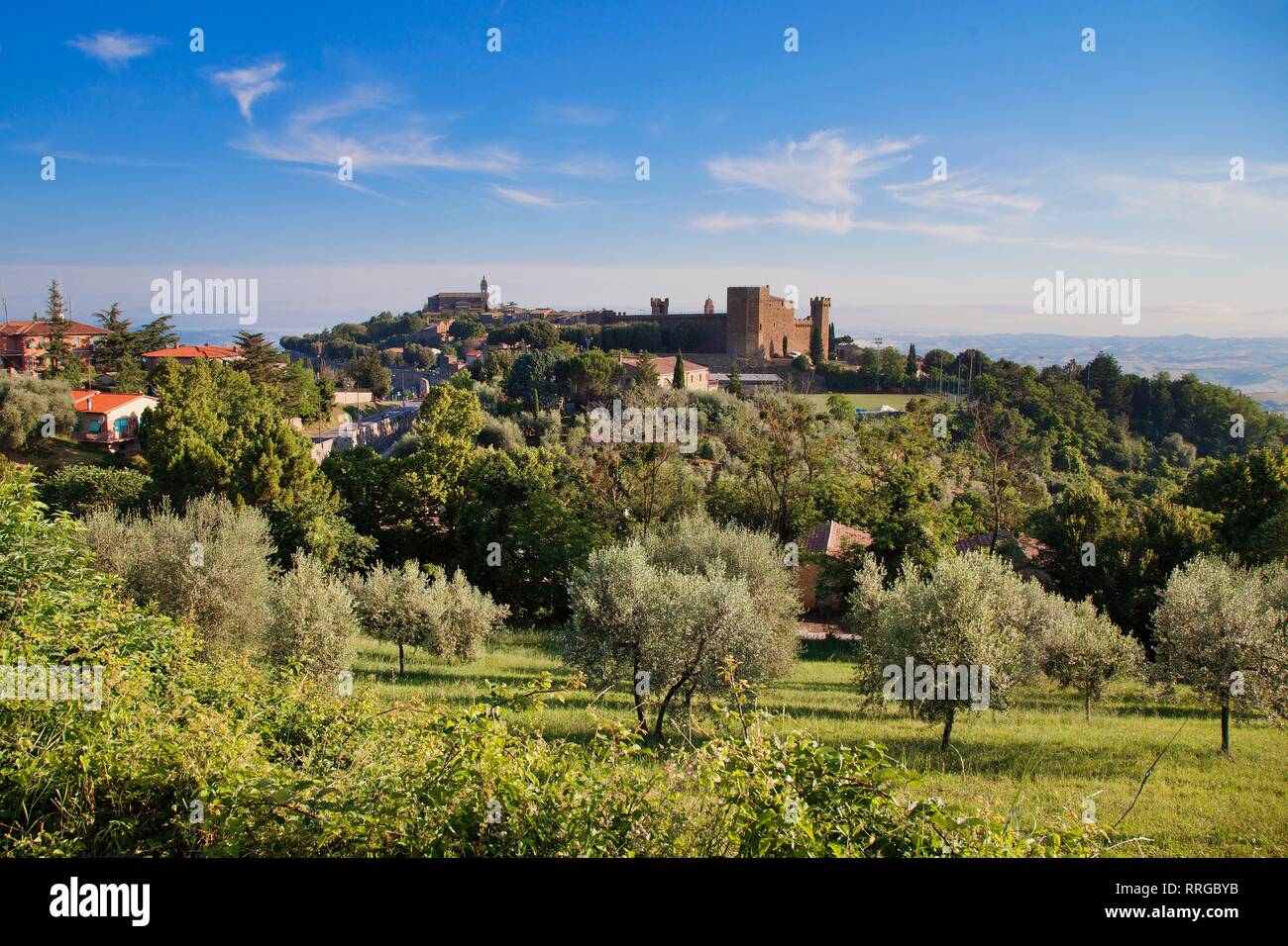 Montalcino, Val d'Orcia, UNESCO World Heritage Site, Toscane, Italie, Europe Banque D'Images