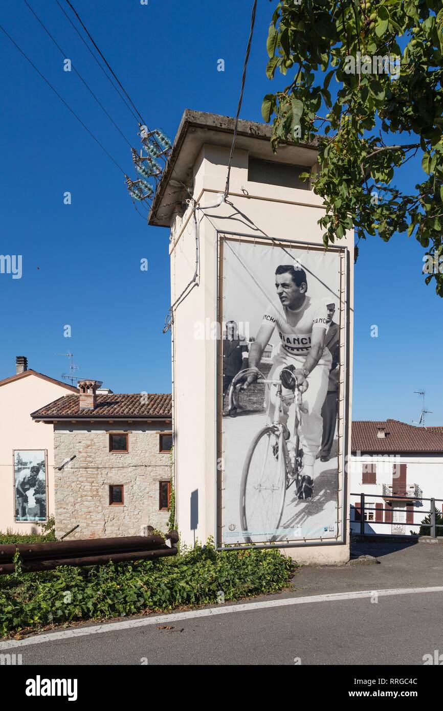 Sur les routes de Fausto Coppi, Castellania, Quartier Tortona, Alessandria, Piémont, Italie, Europe Banque D'Images