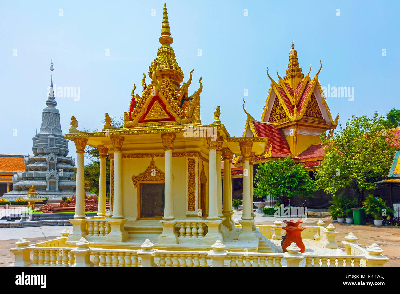 De miniature ornate building dans la Pagode d'argent du complexe du Palais Royal, le Palais Royal, centre-ville, Phnom Penh, Cambodge, Indochine Banque D'Images