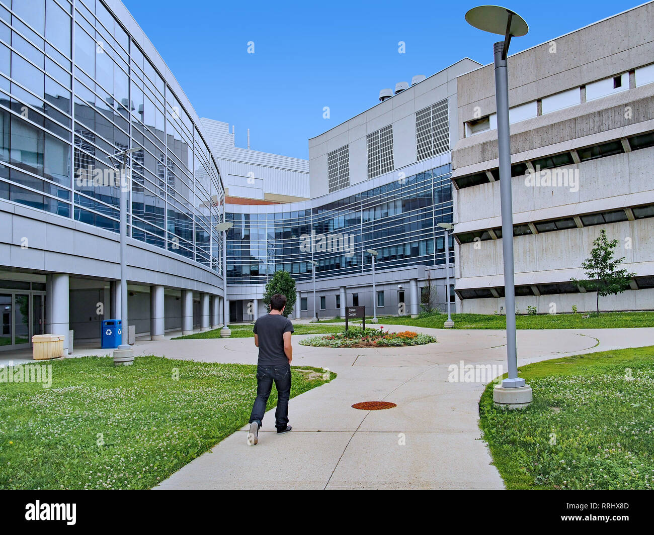 L'ONTARIO, CANADA - Juillet 2013 : les universités sont d'élargir leurs offres de la science d'être compétitifs à l'ère moderne de la technologie, et de nouvelle construction moderne Banque D'Images