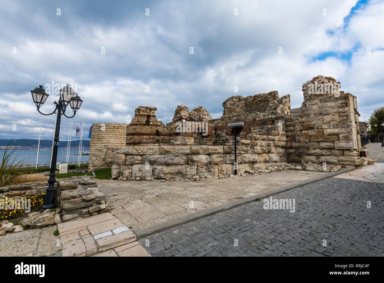 Ruines de fortifications médiévales, Nessebar, UNESCO World Heritage Site, Bulgarie, Europe Banque D'Images