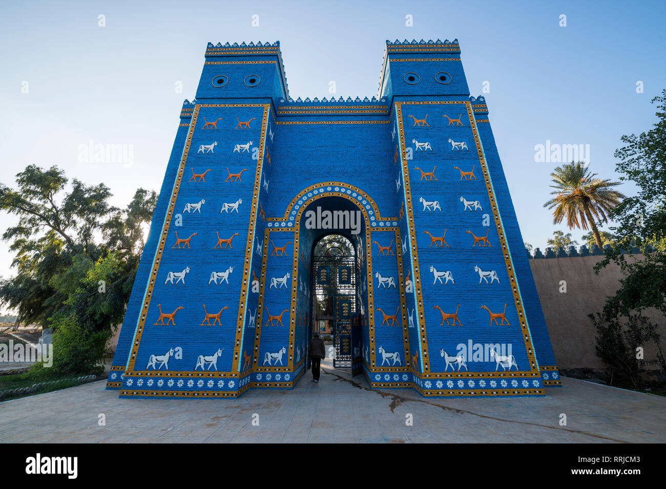 La porte d'Ishtar, Babylone reconstruite, Iraq, Middle East Banque D'Images