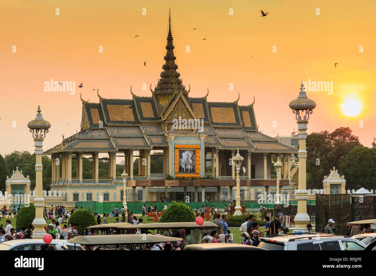 Chan Chhaya Moonlight Pavilion au coucher du soleil, lieu de danse khmère classique, Palais Royal Park, centre-ville, Phnom Penh, Cambodge, Indochine Banque D'Images