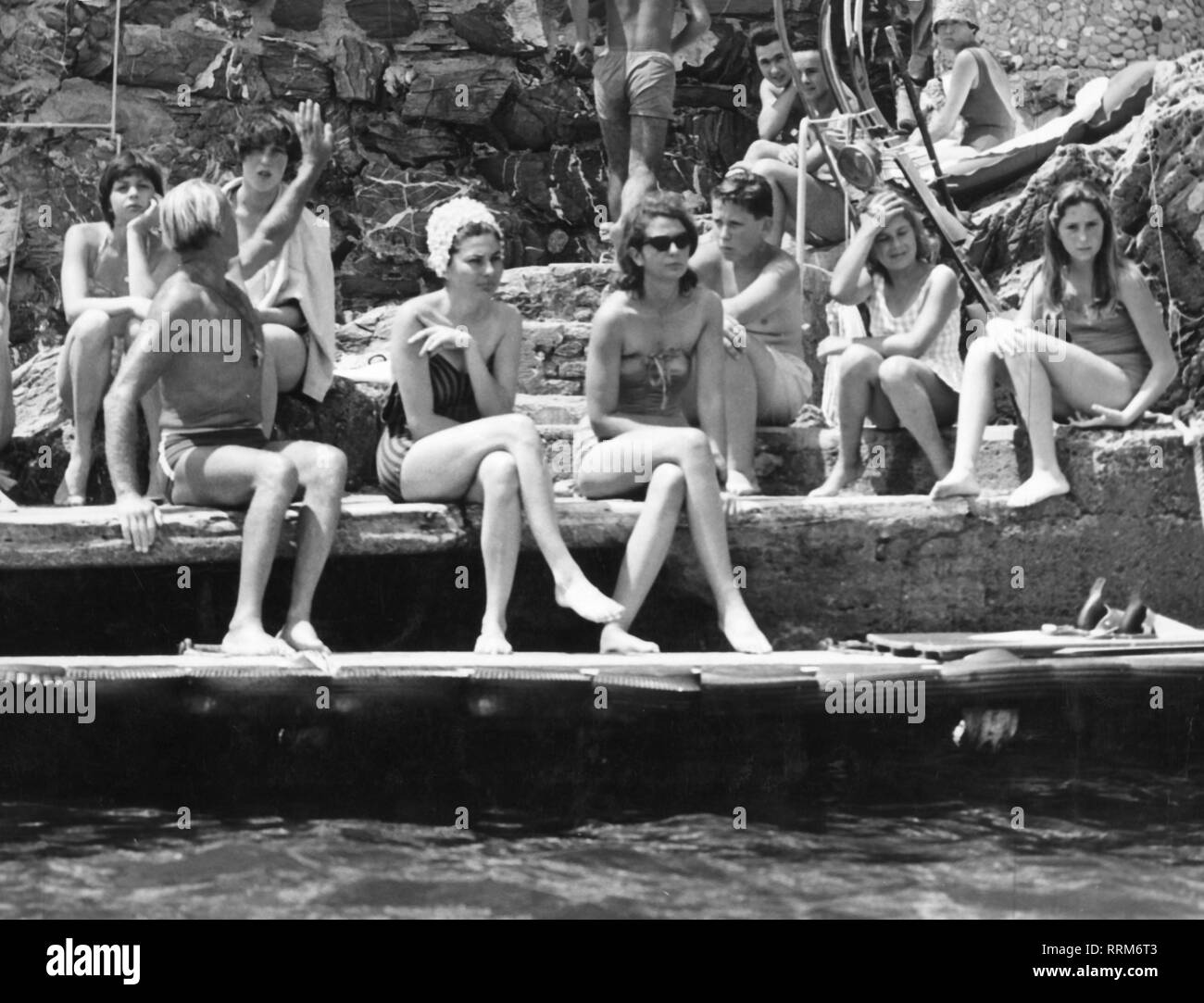 Soraya, 22.6.1932 - 25.10.2001, l'Impératrice de Perse 12.2.1951 - 6.4.1958, pleine longueur, avec sa mère Eva et Hans Nobl, maison de vacances à Rapallo, 19.7.1960, Additional-Rights Clearance-Info-Not-Available- Banque D'Images