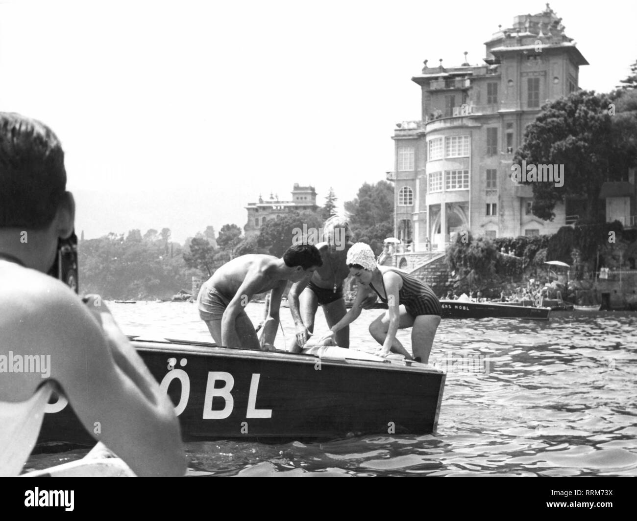 Soraya, 22.6.1932 - 25.10.2001, l'Impératrice de Perse 12.2.1951 - 6.4.1958, demi-longueur, avec Hans Nobl, maison de vacances à Rapallo, 19.7.1960, Additional-Rights Clearance-Info-Not-Available- Banque D'Images