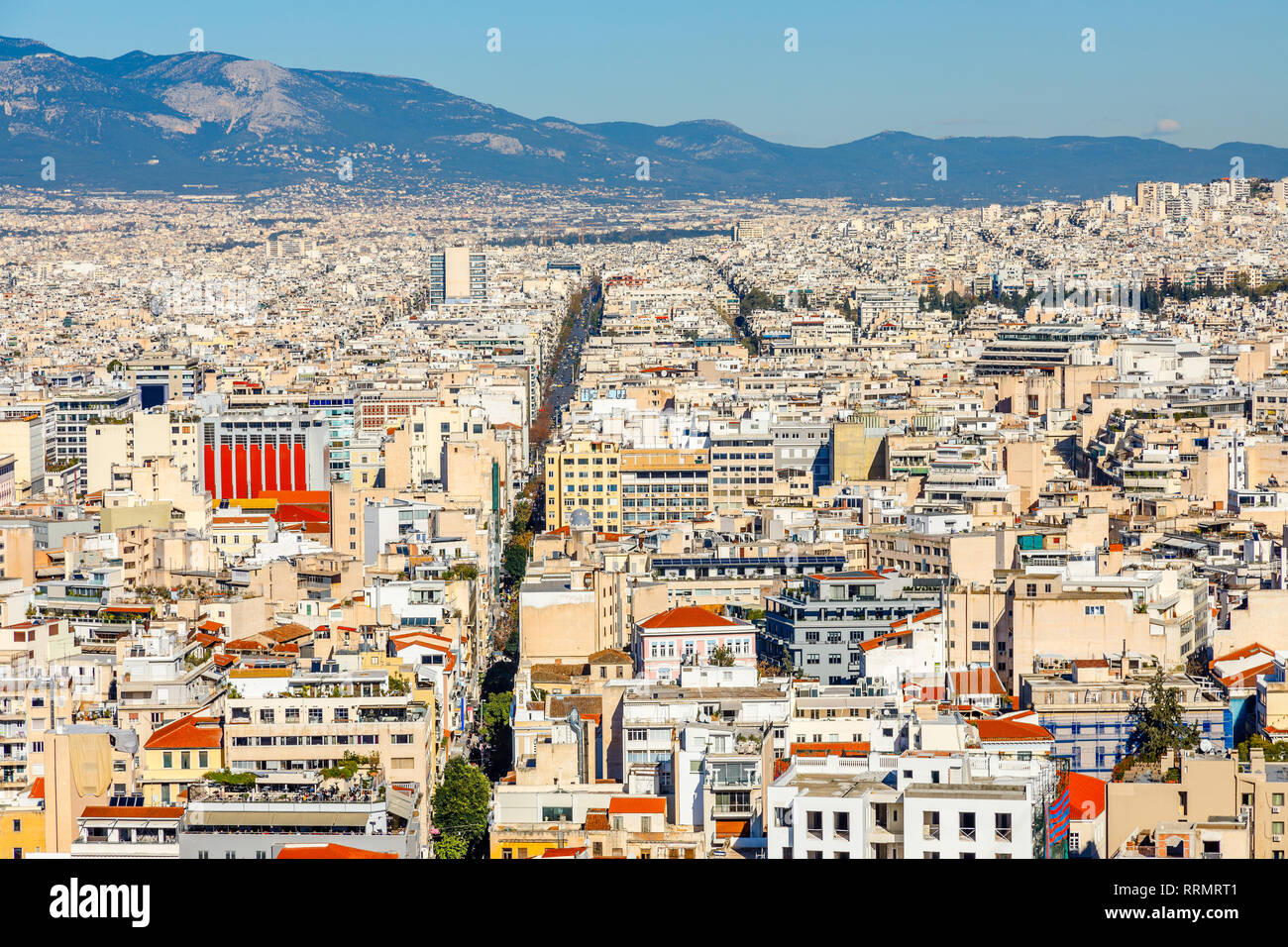 Quartier central de la ville d'Athènes moderne divisé par une large avenue, Attique, Grèce Banque D'Images