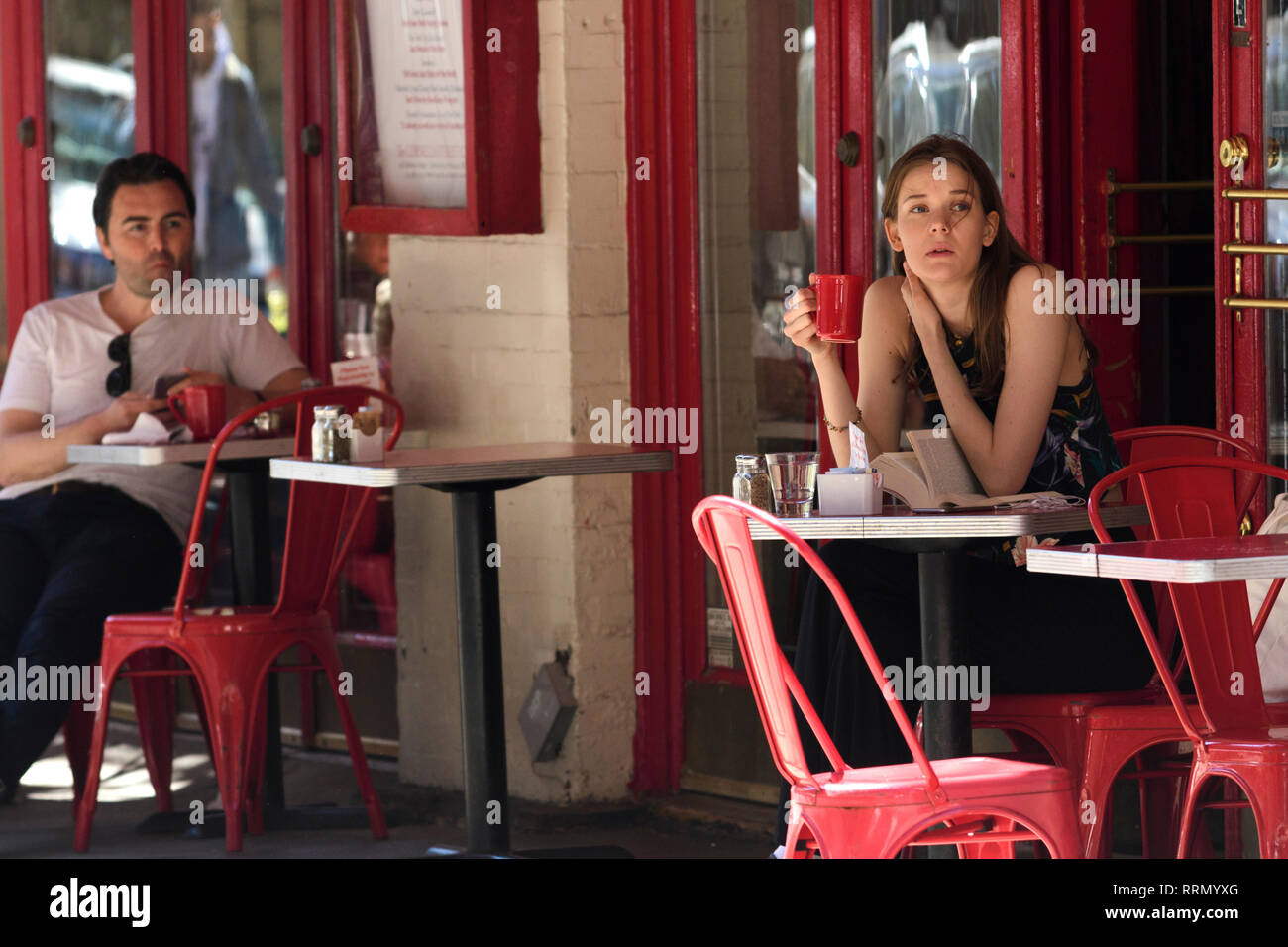 USA, American, New York, Manhattan, Greenwich Village, café, woman in cafe Banque D'Images