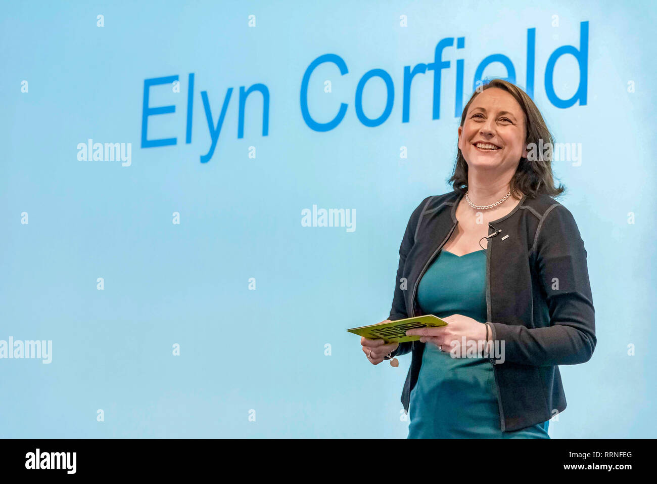 Elyn Corfield MBNA Gérant de Lloyds Banking Group.Chester. Banque D'Images