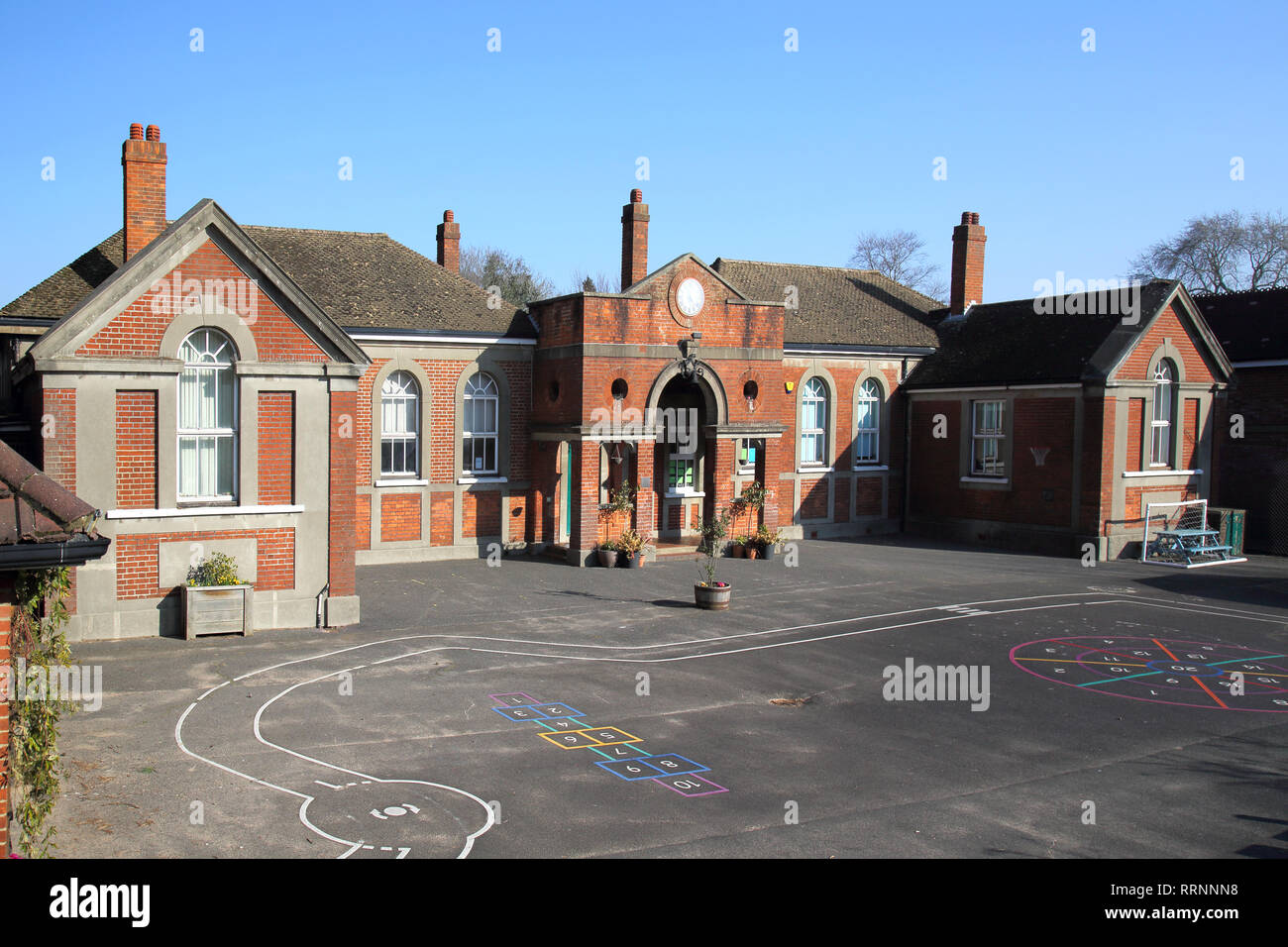Les enfants l'école dans le West Sussex poufs Banque D'Images