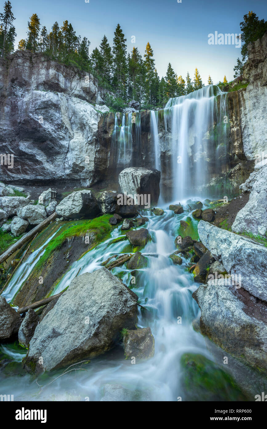 Paulina Creek Falls dans le Monument Volcanique National Newberry au sud de Bend Banque D'Images