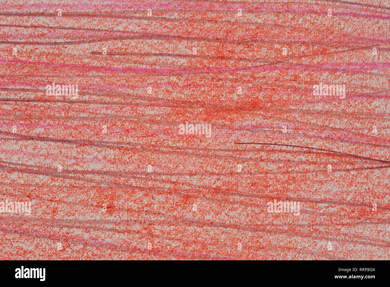 Red crayon dessin sur papier fond gris Banque D'Images