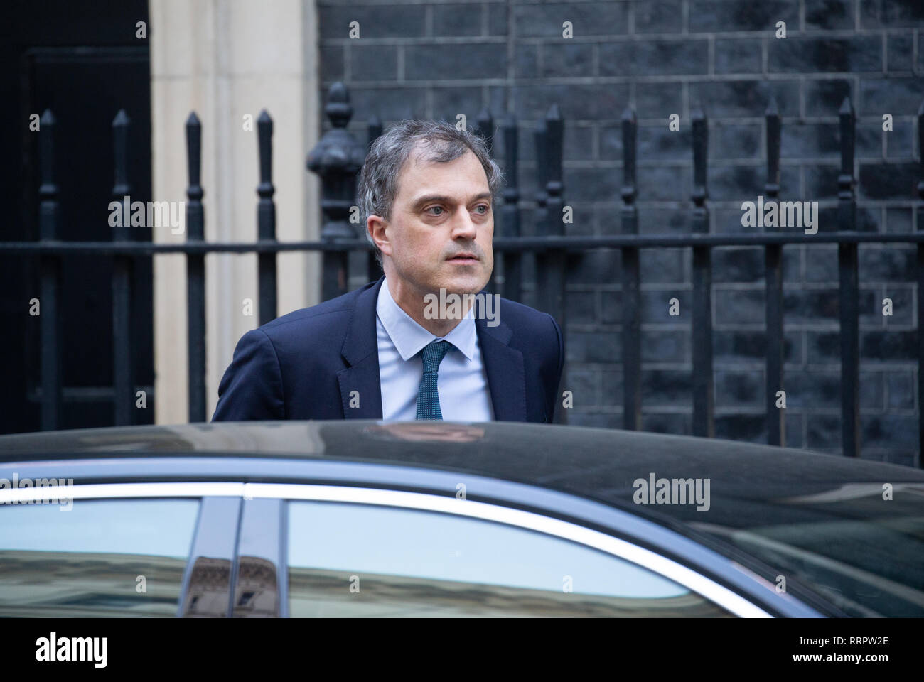 Londres, Royaume-Uni. Feb 26, 2019. Julian Smith, secrétaire parlementaire du Conseil du Trésor (Whip en chef), quitte Downing Street pour la réunion hebdomadaire du Cabinet. Credit : Tommy Londres/Alamy Live News Banque D'Images