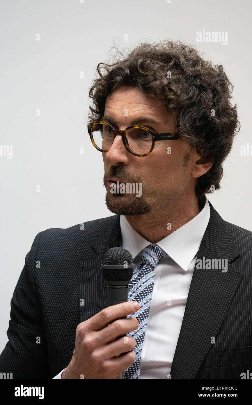 Corigliano Rossano, Italie, 26 février, 2019 - Danilo Toninelli, Ministre des Infrastructures et des Transports, lors du débat sur sa visite à Calabria, Italie. Credit : Alfonso Di Vincenzo/Kontrolab/Alamy Live News Banque D'Images