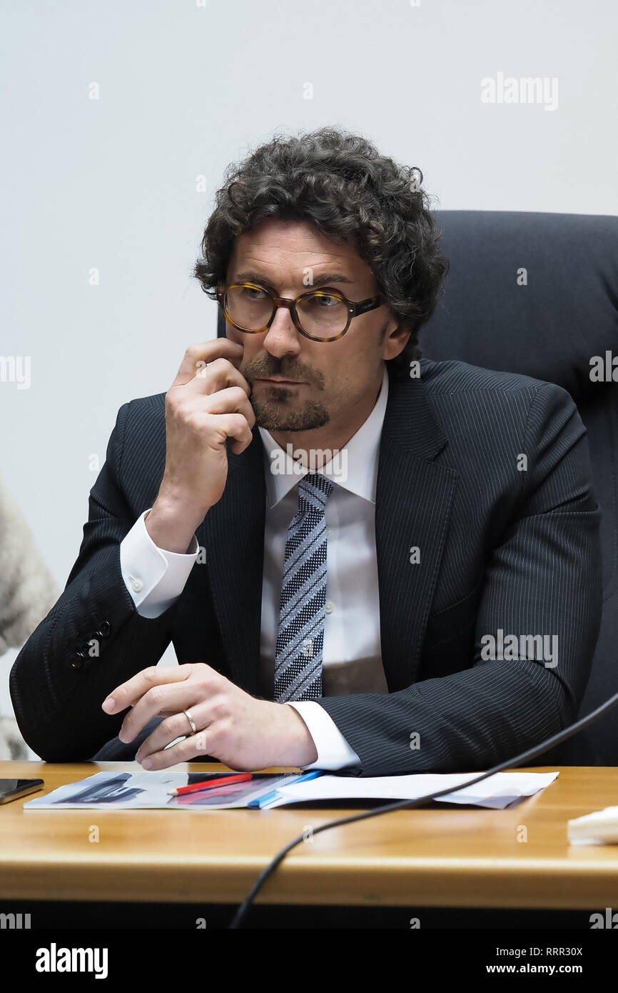 Corigliano Rossano, Italie, 26 février, 2019 - Danilo Toninelli, Ministre des Infrastructures et des Transports, lors du débat sur sa visite à Calabria, Italie. Credit : Alfonso Di Vincenzo/Kontrolab/Alamy Live News Banque D'Images