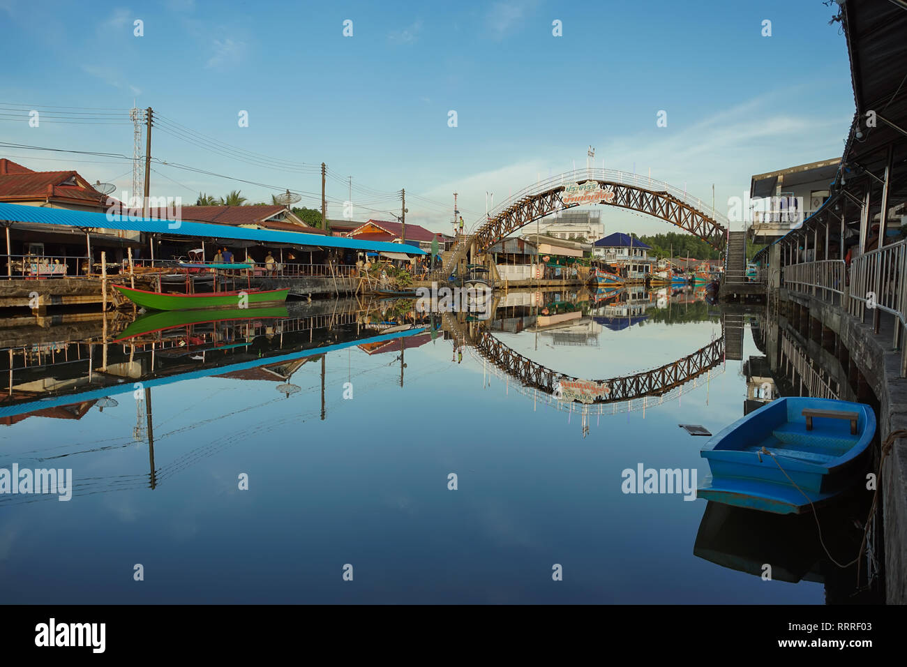Trad, Thaïlande - Décembre 01, 2018 : point de vue de l'oeil de Nam Chieo Village, province de Trad, en Thaïlande. Ce lieu est célèbre les destinations de voyage de l'évaluation environnementale Banque D'Images Trad, Thaïlande - Décembre 01, 2018 : point de vue de l'oeil de Nam Chieo Village, province de Trad, en Thaïlande. Ce lieu est célèbre les destinations de voyage de l'évaluation environnementale Banque D'Images