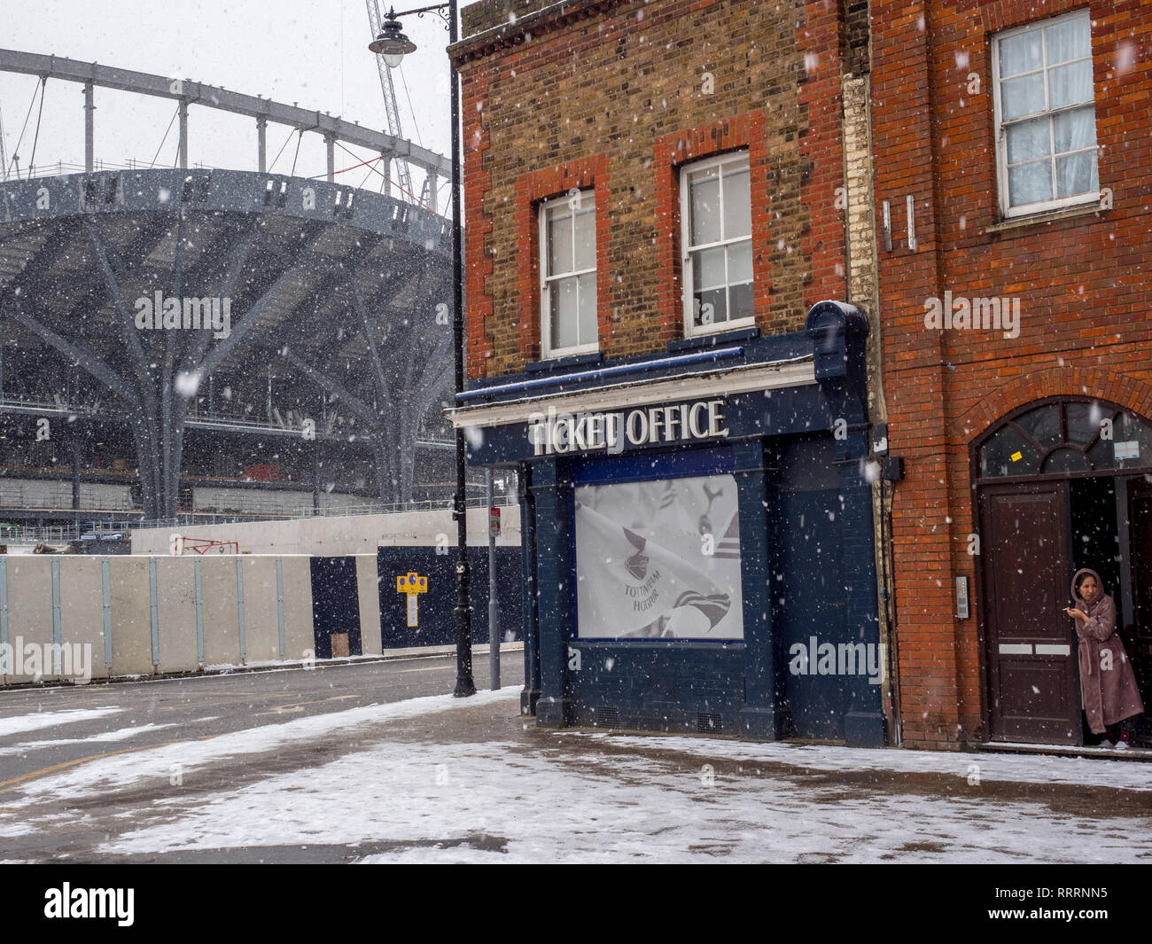 Le nouveau Tottenham Hotspur FC (Spurs) stade dans la banlieue nord de Londres. Banque D'Images