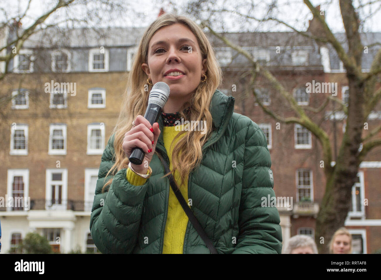 Pas de chasse à Mars à l'ambassade du Japon, protester contre le décision de se retirer de la Commission baleinière internationale (CBI) et reprendre la chasse commerciale. Avec : Carrie Symonds Où : London, Royaume-Uni Quand : 26 Jan 2019 Credit : Wheatley/WENN Banque D'Images