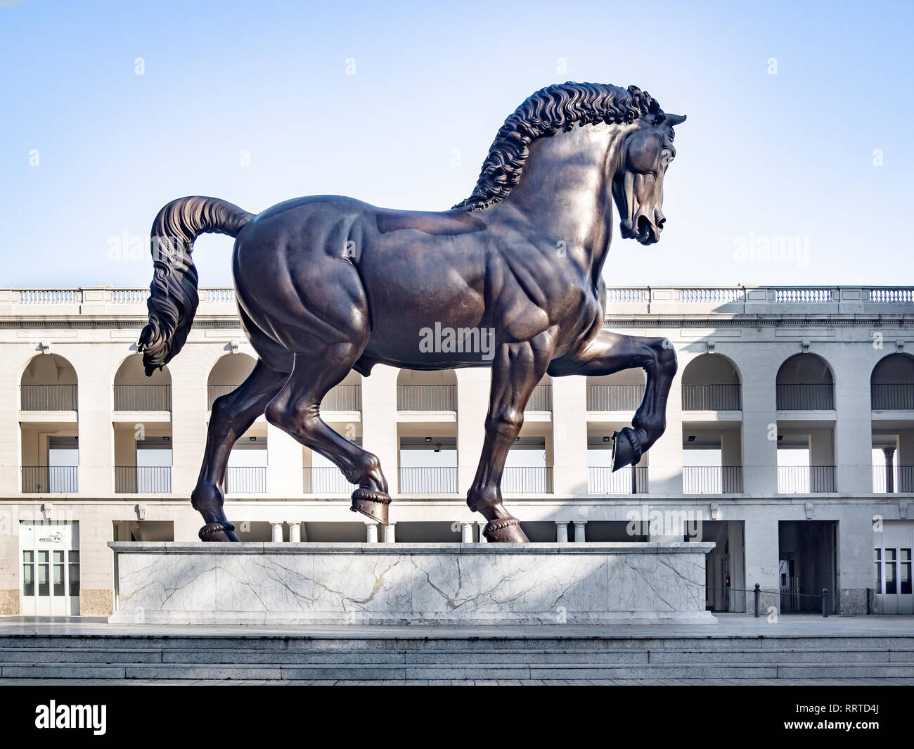 MILAN, ITALIE - 15 février 2019 : Leonardo's Horse (aka Gran Cavallo) la plus grande statue équestre dans le monde par Leonardo da Vinci et Nina Akamu Banque D'Images
