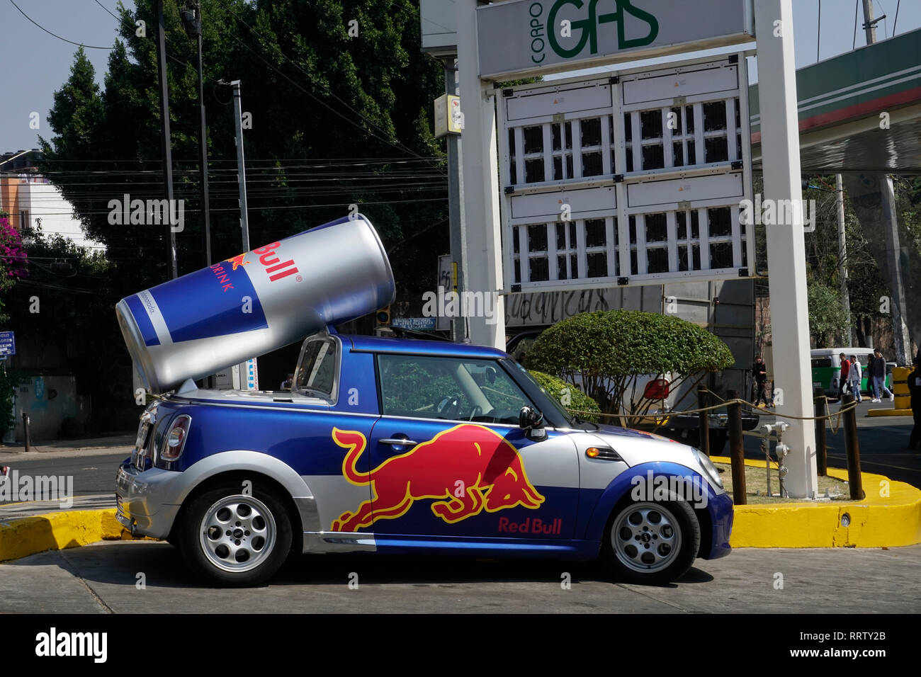 Red bull advertisement Banque de photographies et d’images à haute ...