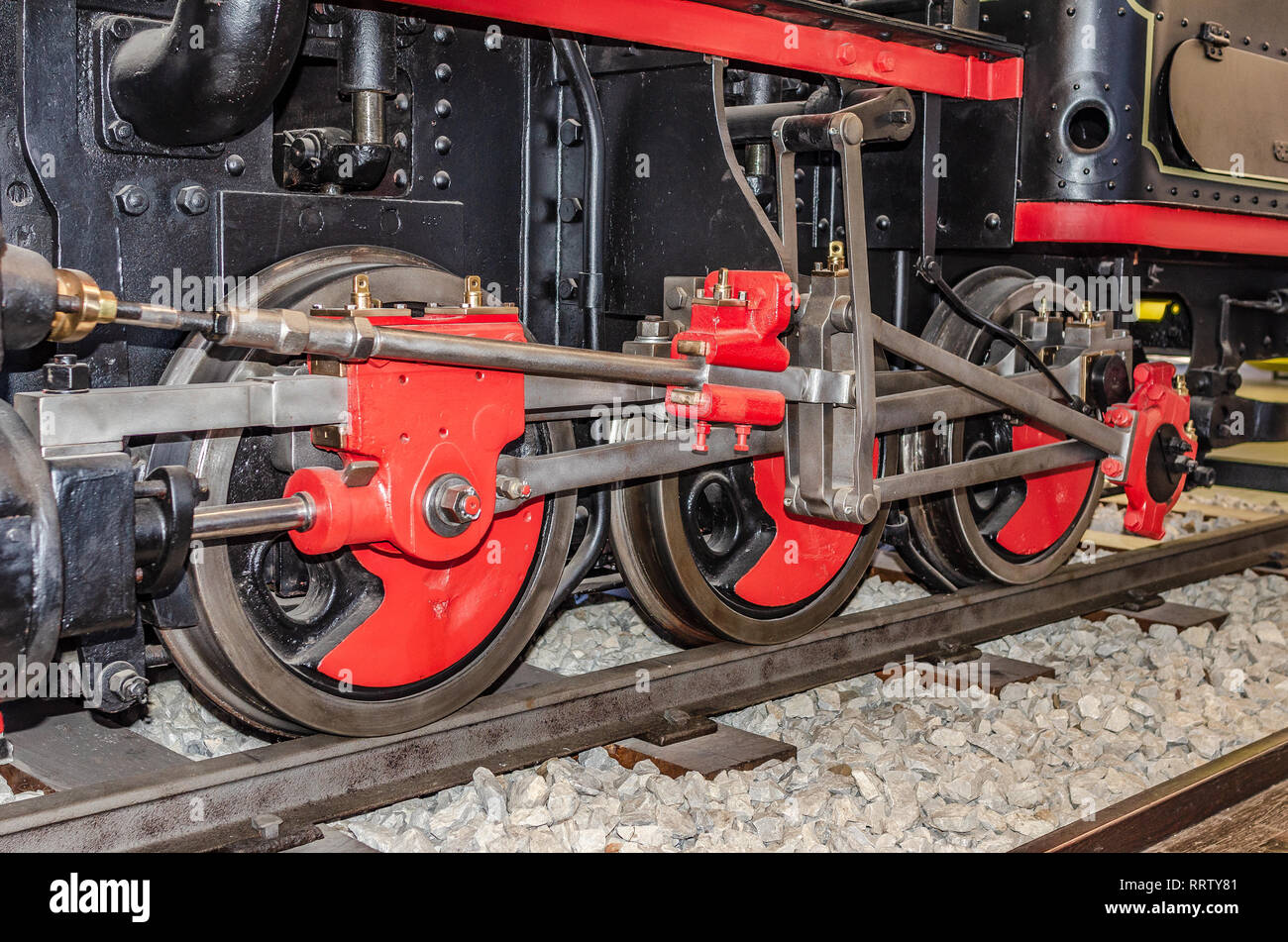 Les roues de la vieille locomotive. Banque D'Images