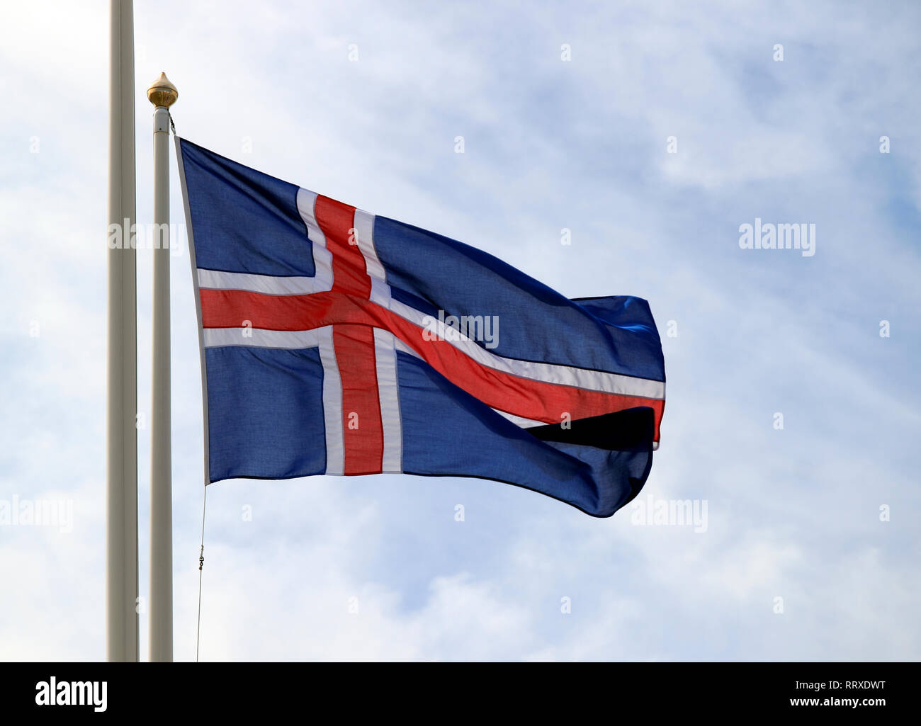 Drapeau Islandais A Pleine Mat Dans Le Vent L Islande Photo Stock Alamy