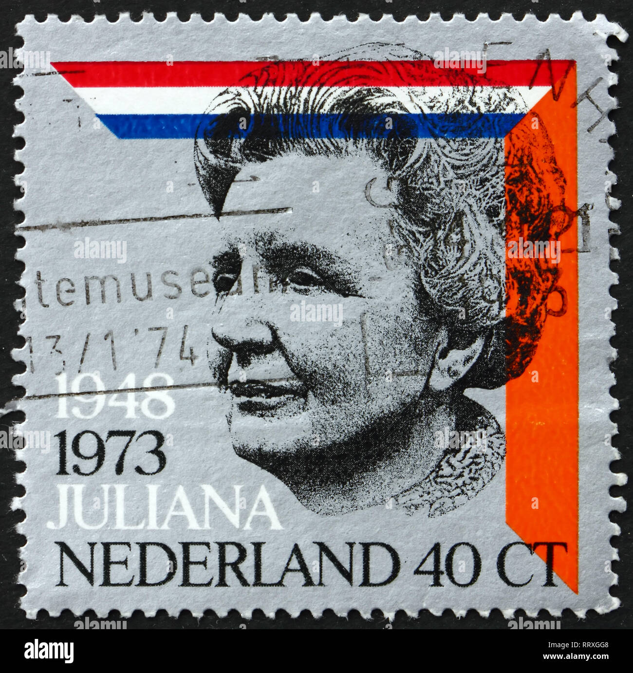 Pays-bas - VERS 1973 : timbre imprimé aux Pays-Bas montre la reine Juliana des Pays-Bas, et de la Chambre des couleurs orange, vers 1973 Banque D'Images