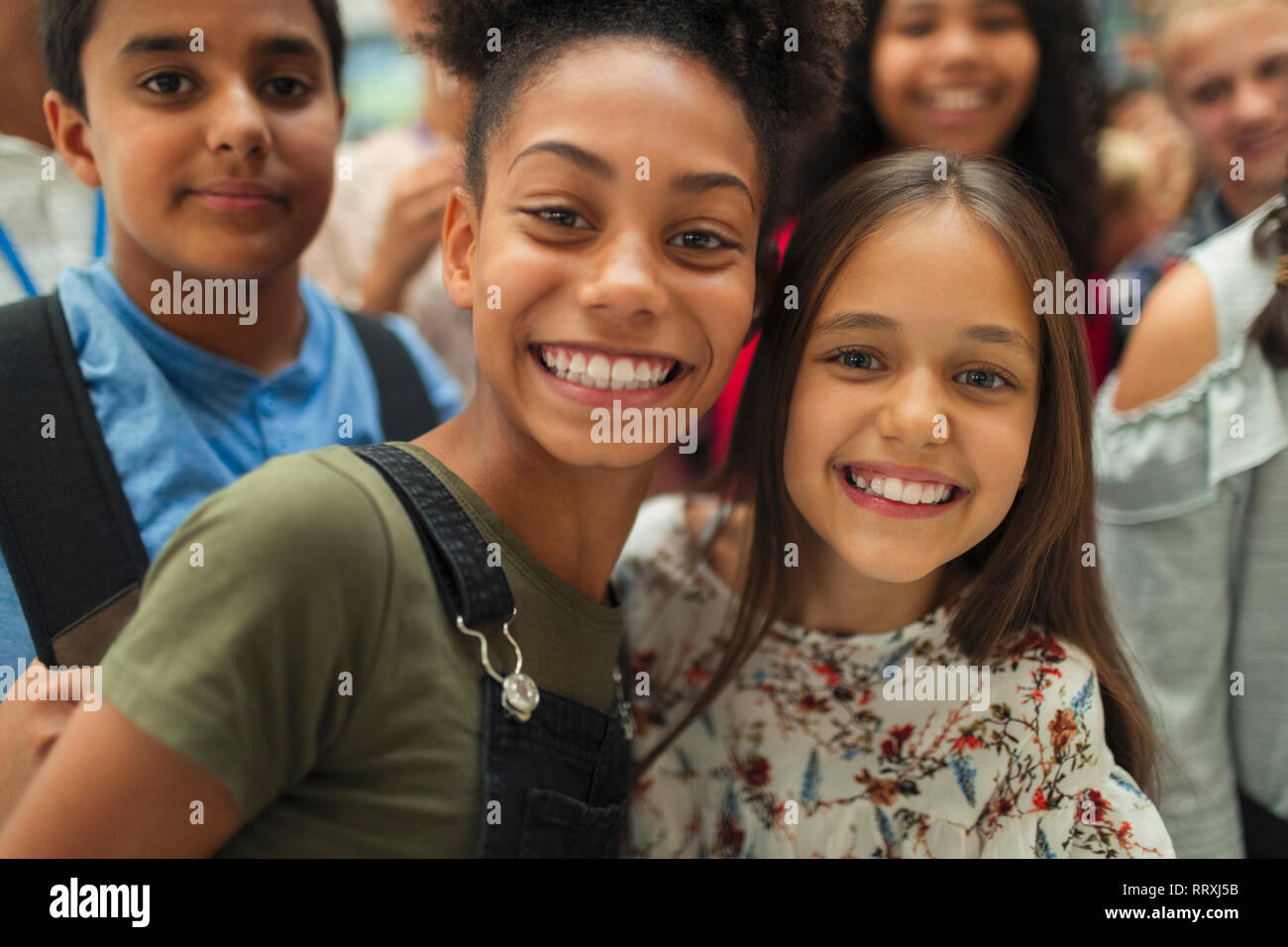 Portrait heureux, confiant les filles Banque D'Images