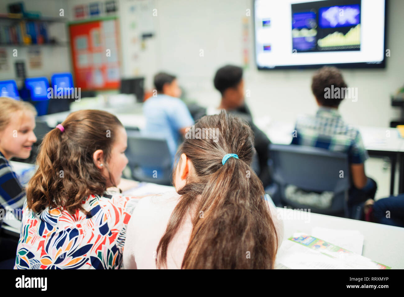 Junior High school students in classroom Banque D'Images