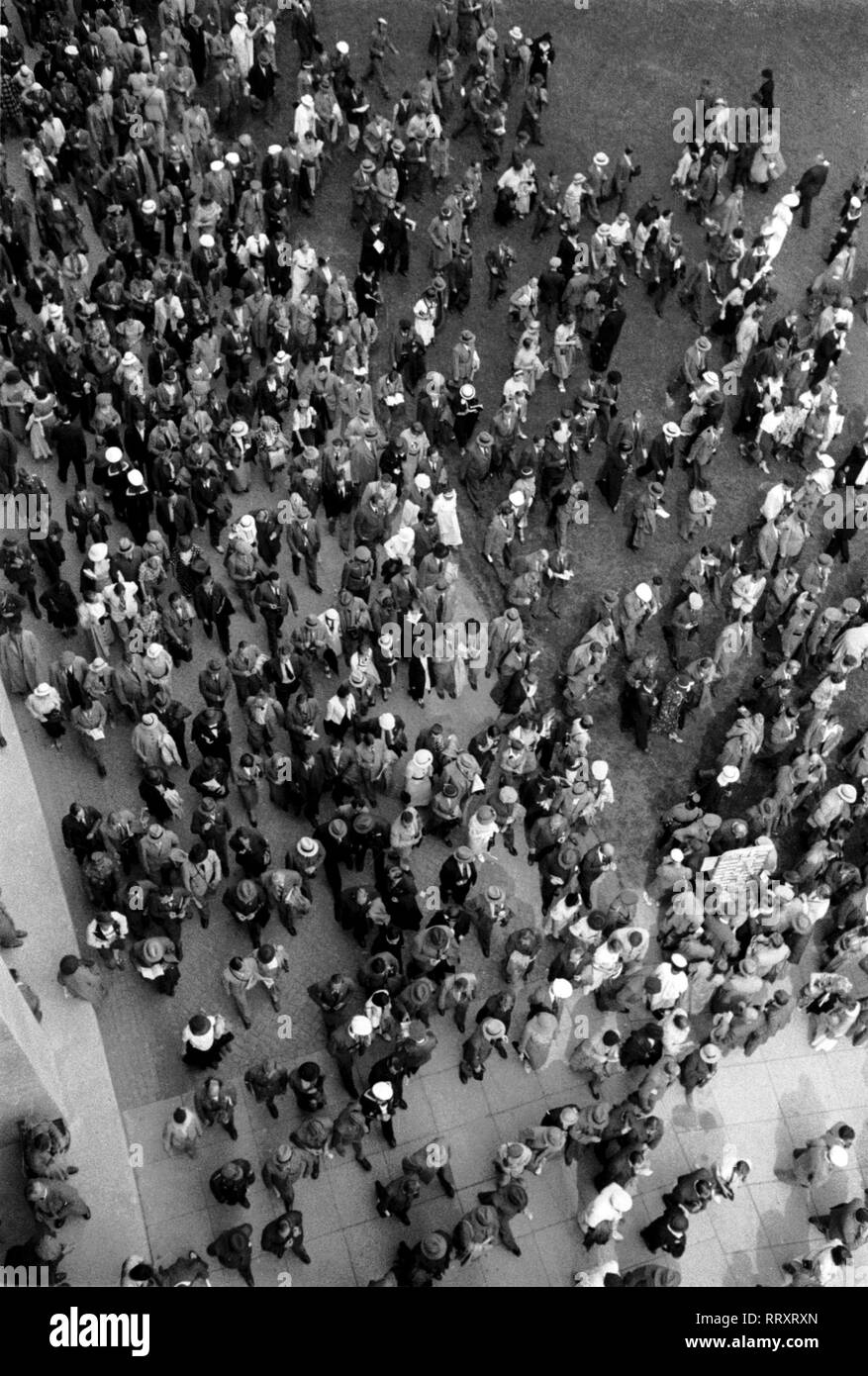 Personnes - Menschenmenge von oben. Vue d'oiseau à partir de la foule. Banque D'Images