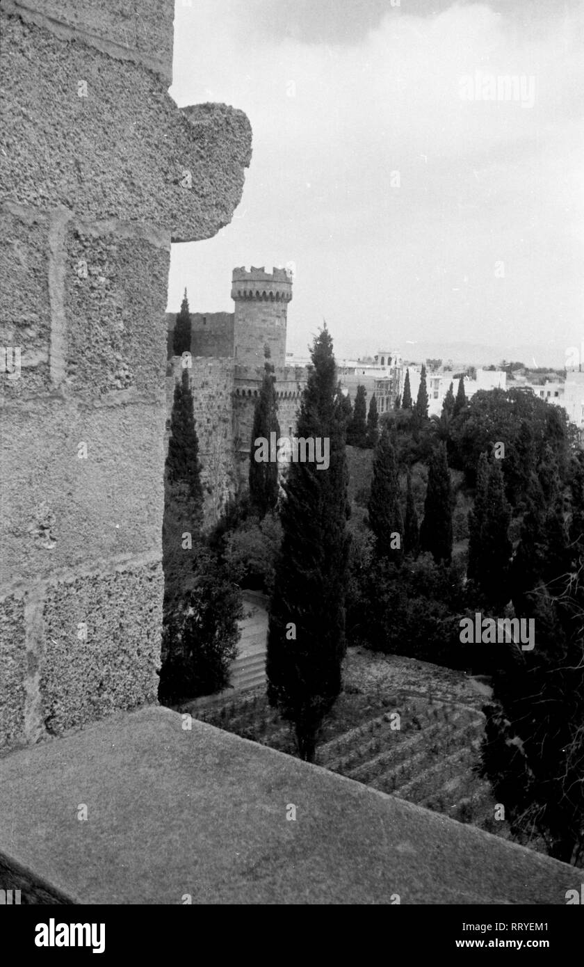 France, Grèce - Blick auf eine Festung burgähnlich en Guinée, 1950 er Jahre. Vue d'un château comme place forte en Grèce, 1950. Banque D'Images