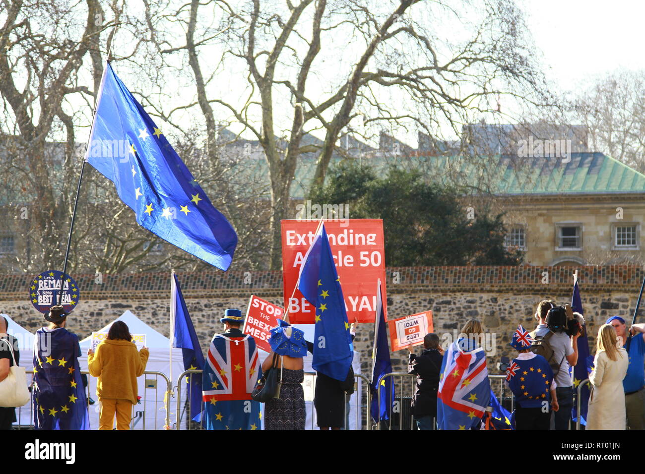 BUNTING FLAGS AFFICHER SUR LES RUES à Westminster, London, UK. Le patriotisme. PRO EUROPE. L'expression. La liberté de parole. PARTIOTIC. Rester dans l'Europe. BREXIT ANTI. BREXIT STOP DE PROTESTATION. REMAINERS. Ue PRO. Banque D'Images