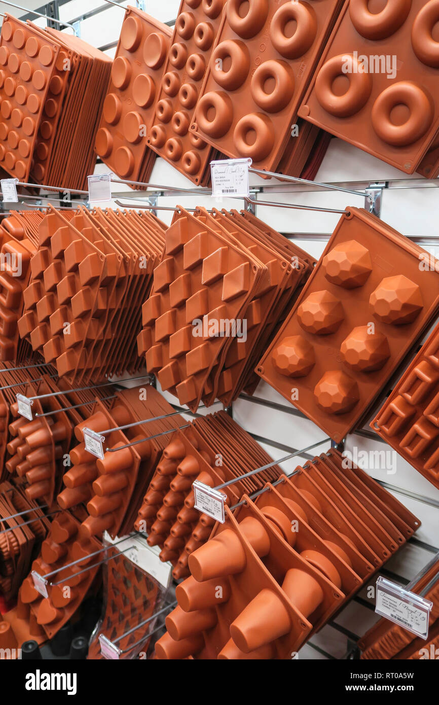 New York Gateau Est Un Rendez Pour Acheter Des Gadgets Et Des Ustensiles Pour Patisserie Creative La Decoration De Gateau Nyc Usa Photo Stock Alamy New York Gateau Est Un Rendez Pour Acheter Des Gadgets Et Des Ustensiles Pour Patisserie Creative La Decoration De Gateau Nyc Usa Photo Stock Alamy