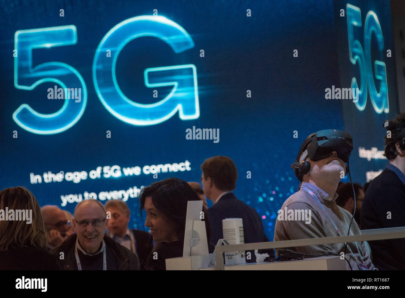 Barcelone, Espagne. 26 févr. 2019. 26 février 2019 - Barcelone, Catalogne, Espagne - 5G signer au cours de la GSMA Mobile World Congress 2019 à Barcelone, l'événement mondial le plus important sur les appareils mobiles communications réunissant les entreprises de premier plan et des derniers développements dans le secteur. Crédit : Jordi Boixareu/Alamy Live News Banque D'Images