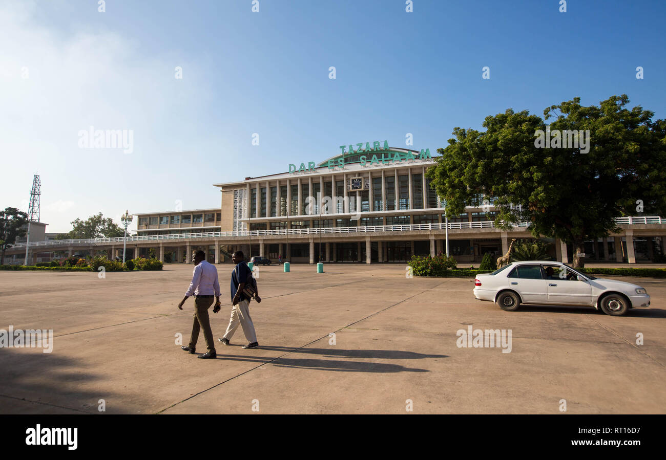 Beijing, Chine. Feb 14, 2019. Photo prise le 14 février 2019 montre la gare de Dar es-Salaam Tanzania-Zambia Railway à Dar Es Salaam, capitale de la Tanzanie. Credit : Lyu Shuai/Xinhua/Alamy Live News Banque D'Images