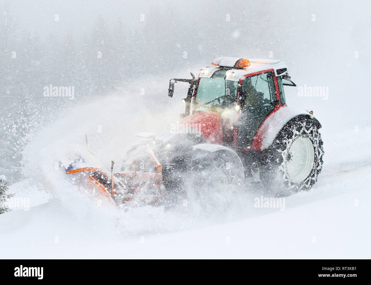 Autriche, Tyrol, Gerlos, des chasse-neige avec service de labour Banque D'Images