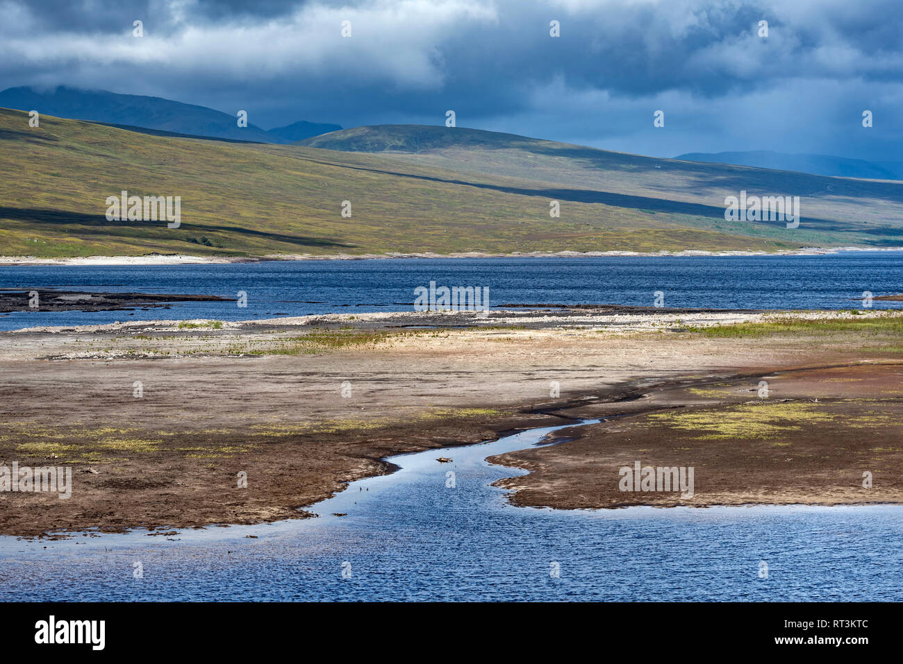 Royaume-uni, Ecosse, Caithness, Lairg, Loch Shin à marée basse Banque D'Images