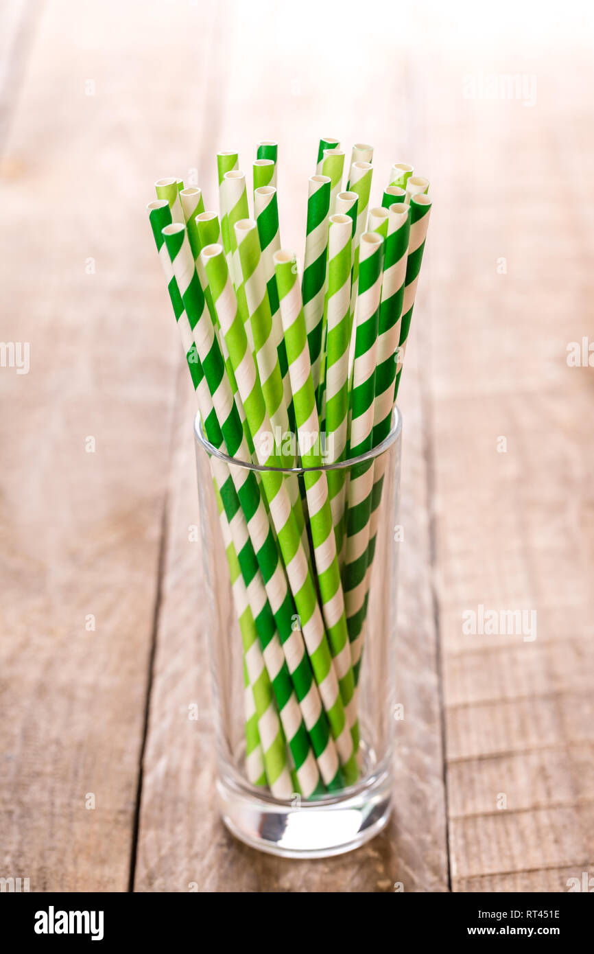 Pailles en papier écologiques Banque D'Images