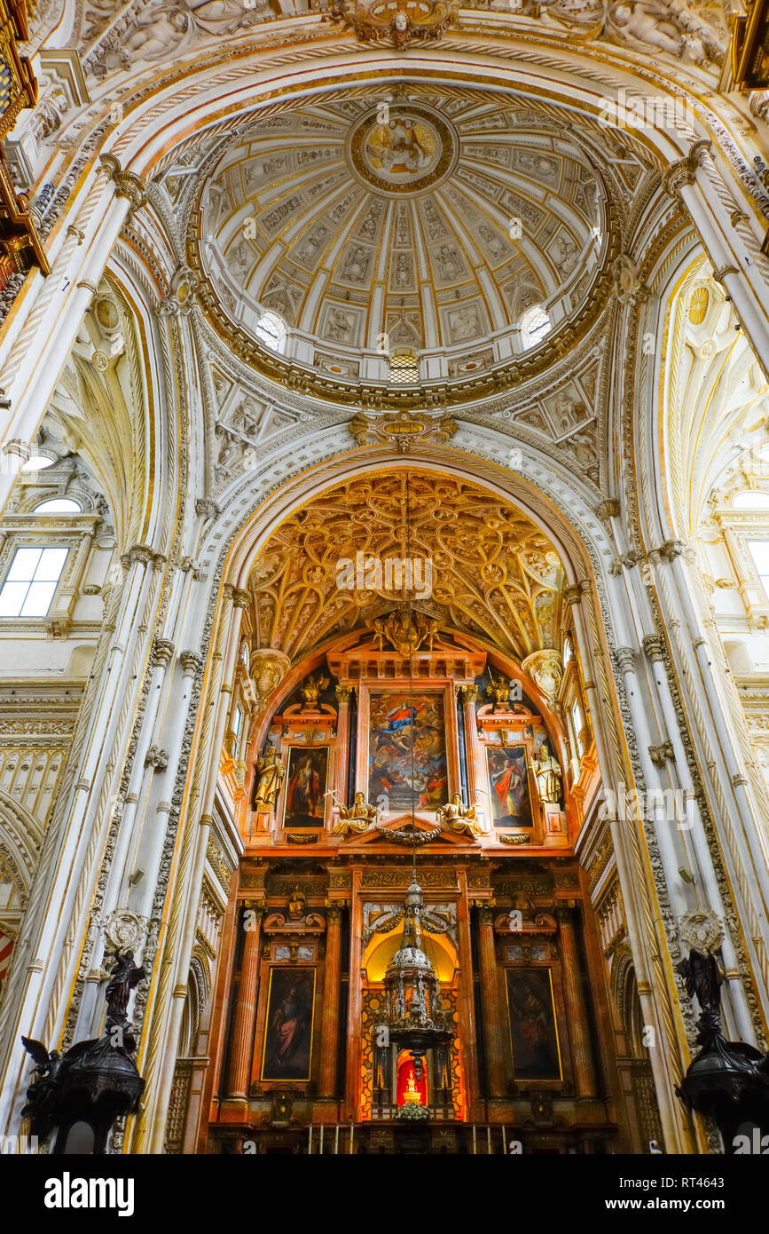 Nef centrale dans la Cathédrale de Cordoue, Espagne. Banque D'Images